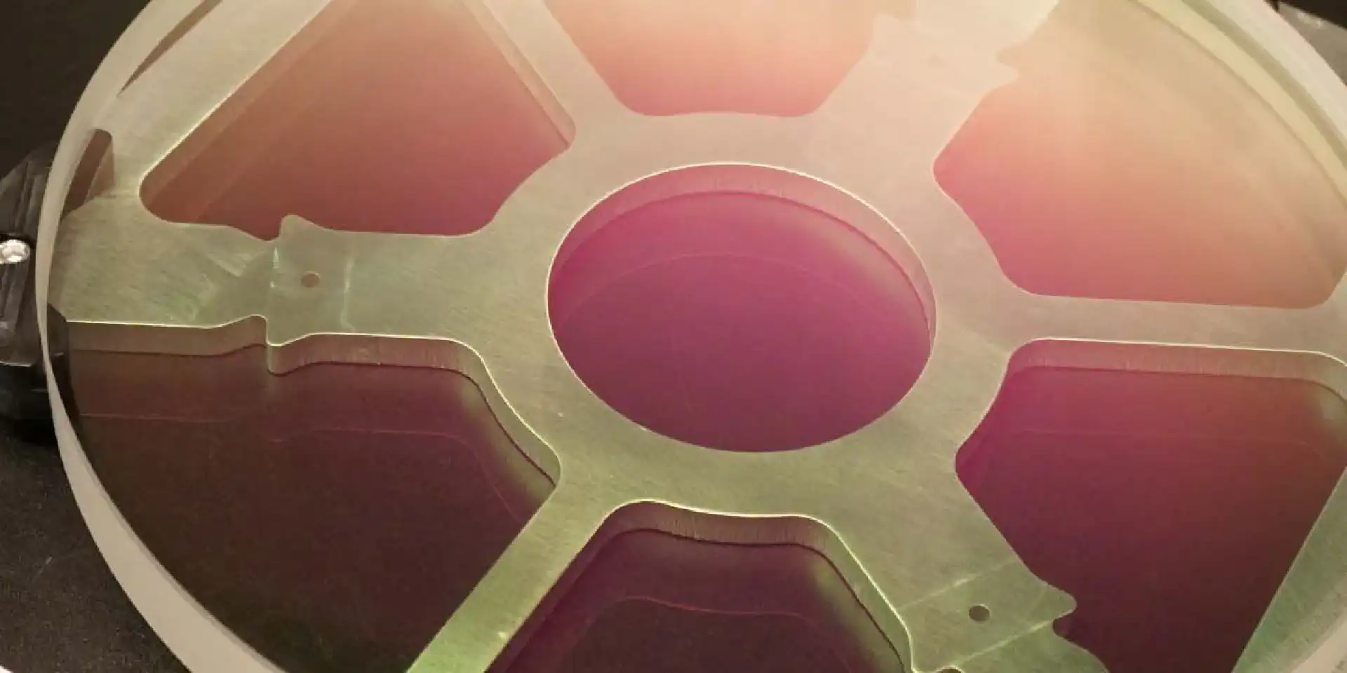 用于高能激光PHELIX的望远镜透镜