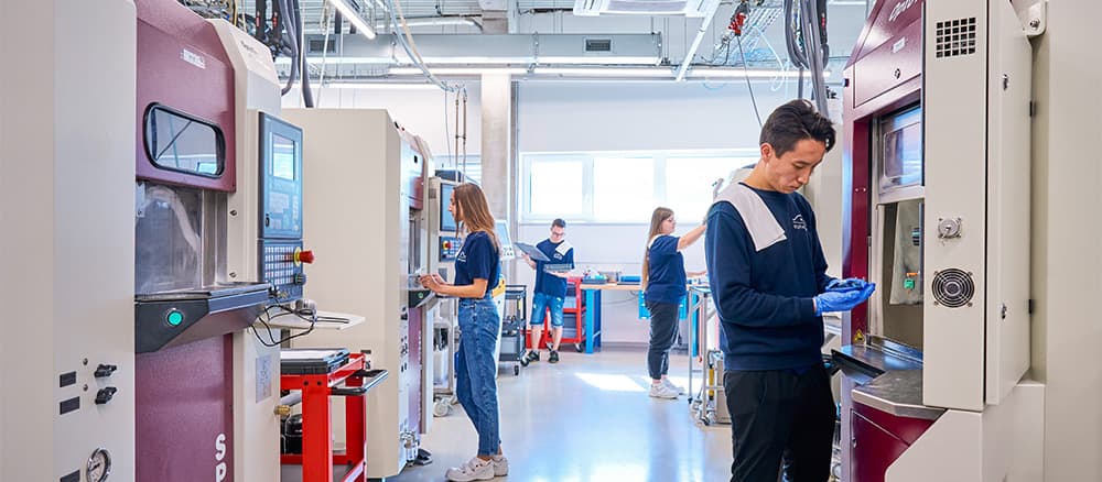 Obsluha strojů a zařízení na výrobu optiky v Jeřmanicích